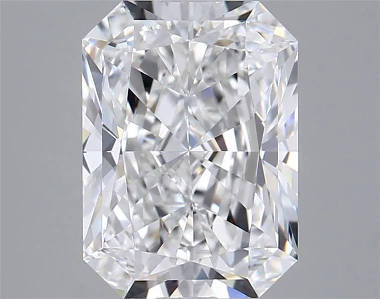 2.53ct Radiant Lab Grown Diamond (Colour D, Clarity VVS1, IGI Certified)