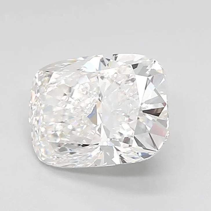 3.01ct Cushion modified Lab Grown Diamond (Colour E, Clarity VVS2, IGI Certified)