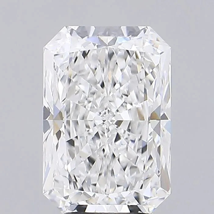 3.51ct Radiant Lab Grown Diamond (Colour E, Clarity VVS2, IGI Certified)