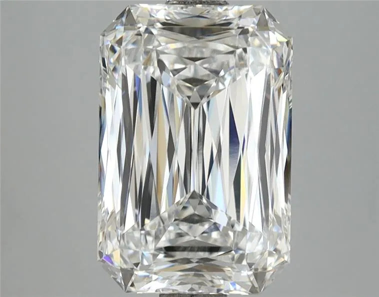 3.90ct Radiant Lab Grown Diamond (Colour E, Clarity VVS2, IGI Certified)