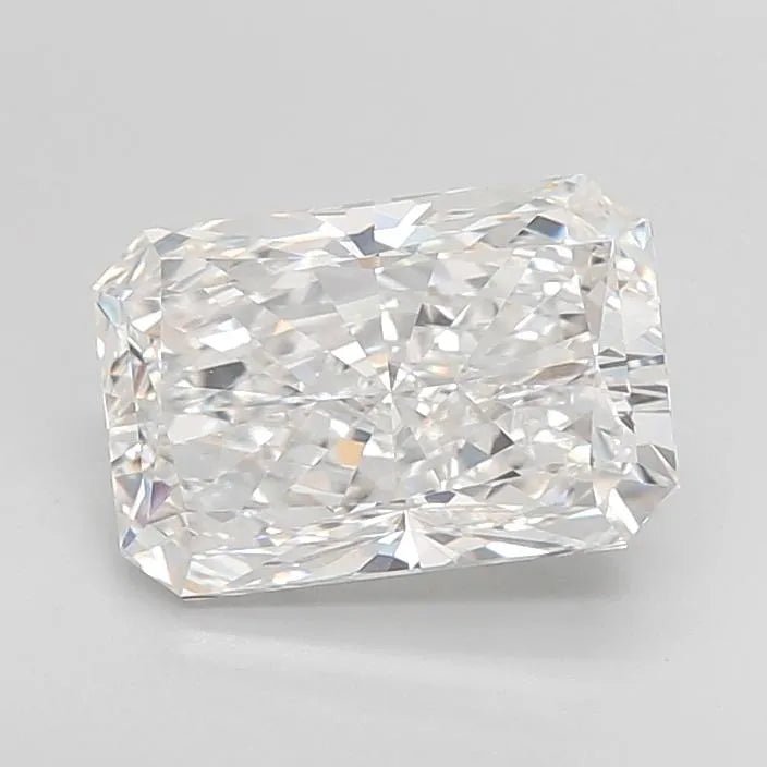 3.57ct Radiant Lab Grown Diamond (Colour E, Clarity VVS1, IGI Certified) - Jewelry by Cleo