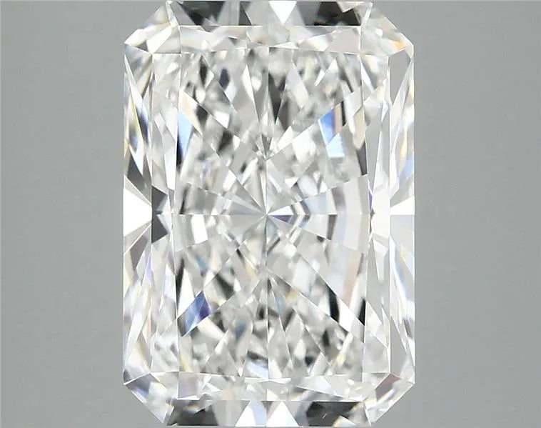 4.20ct Radiant Lab Grown Diamond (Colour E, Clarity VS1, IGI Certified)