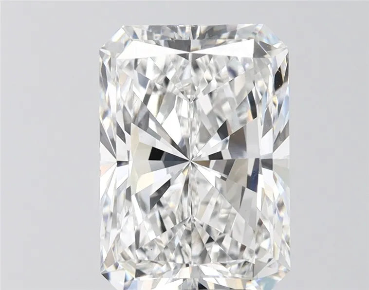 4.24ct Radiant Lab Grown Diamond (Colour E, Clarity VS1, IGI Certified)