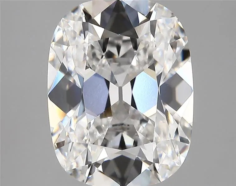 4.47ct Cushion modified Lab Grown Diamond (Colour E, Clarity VVS2, IGI Certified)