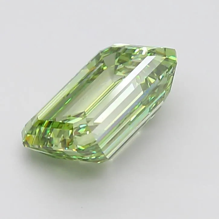 5.57ct Emerald Lab Grown Diamond (Colour Fancy Vivid Green, Clarity VS2, IGI Certified)
