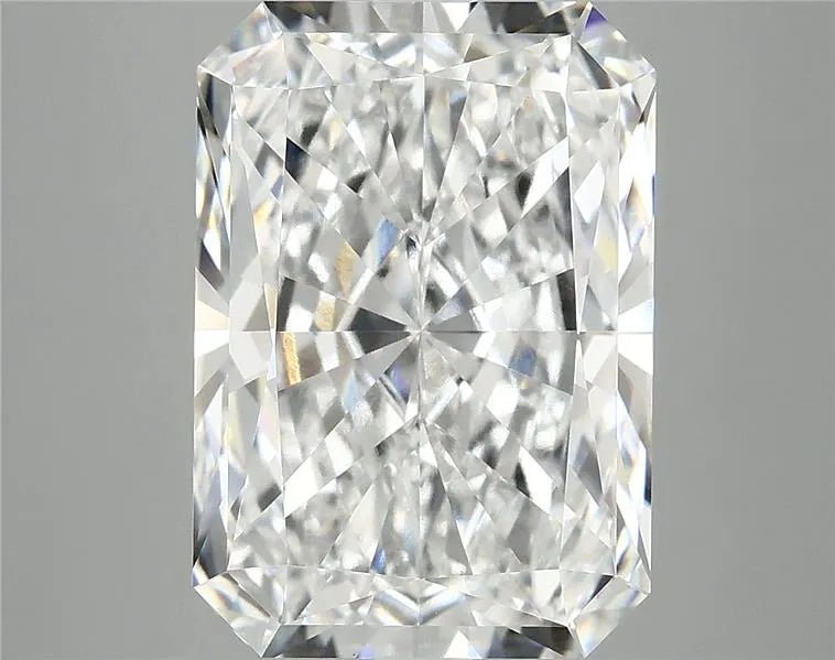 7.20ct Radiant Lab Grown Diamond (Colour E, Clarity VVS2, IGI Certified) - Jewelry by Cleo