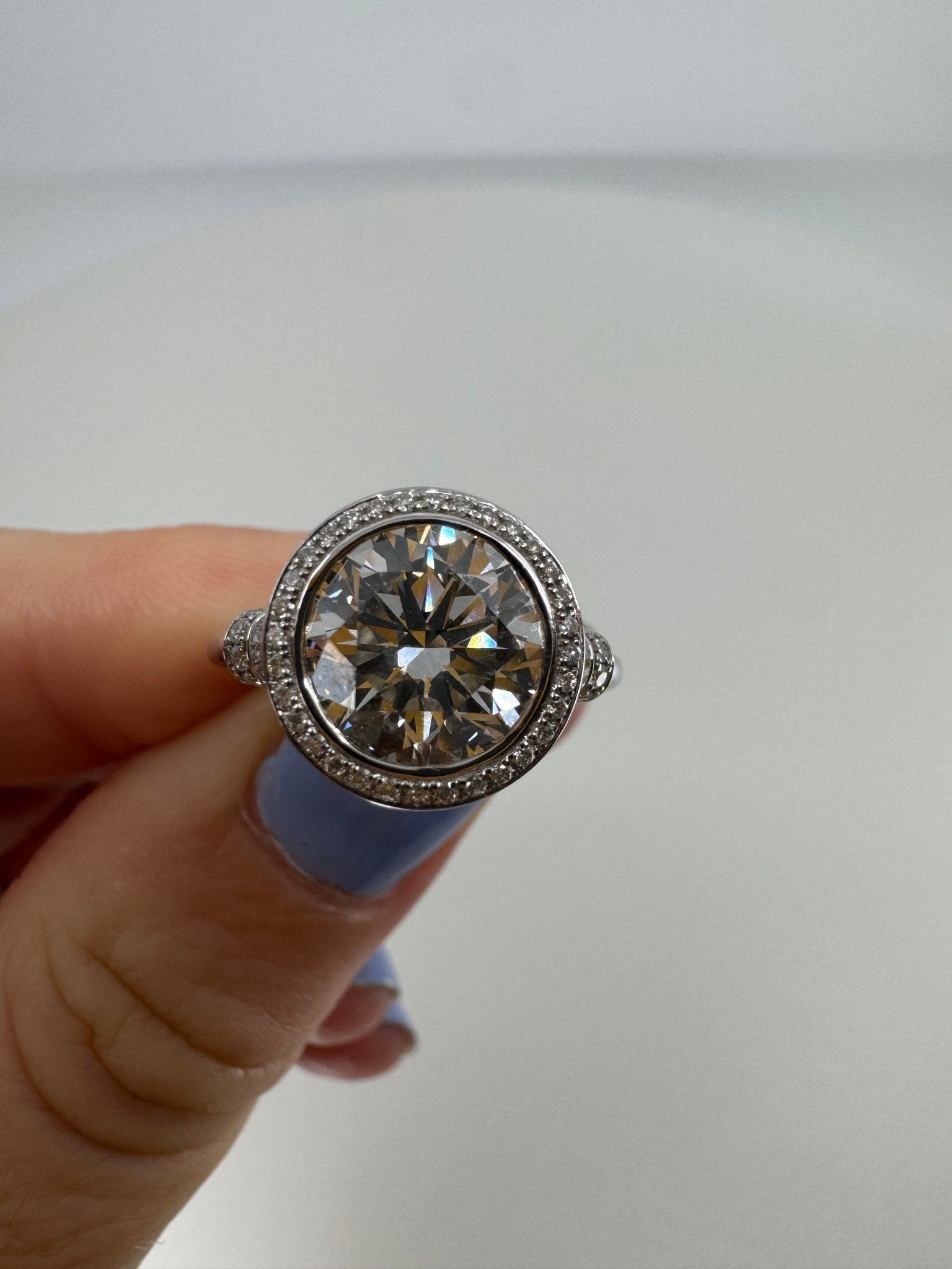 Round brilliant cut in 14k gold accented with over 100 stones - Jewelry by Cleo