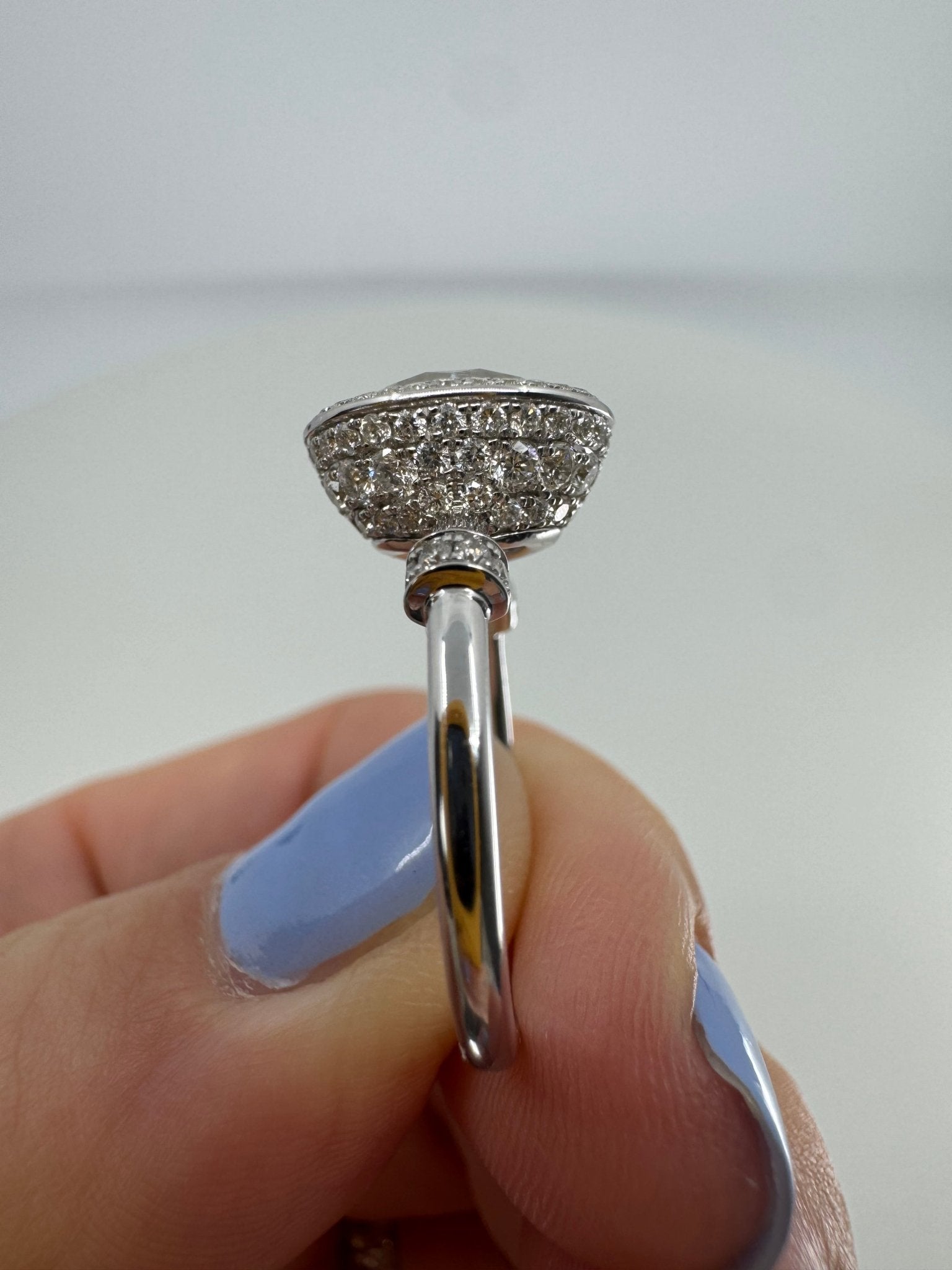 Round brilliant cut in 14k gold accented with over 100 stones - Jewelry by Cleo