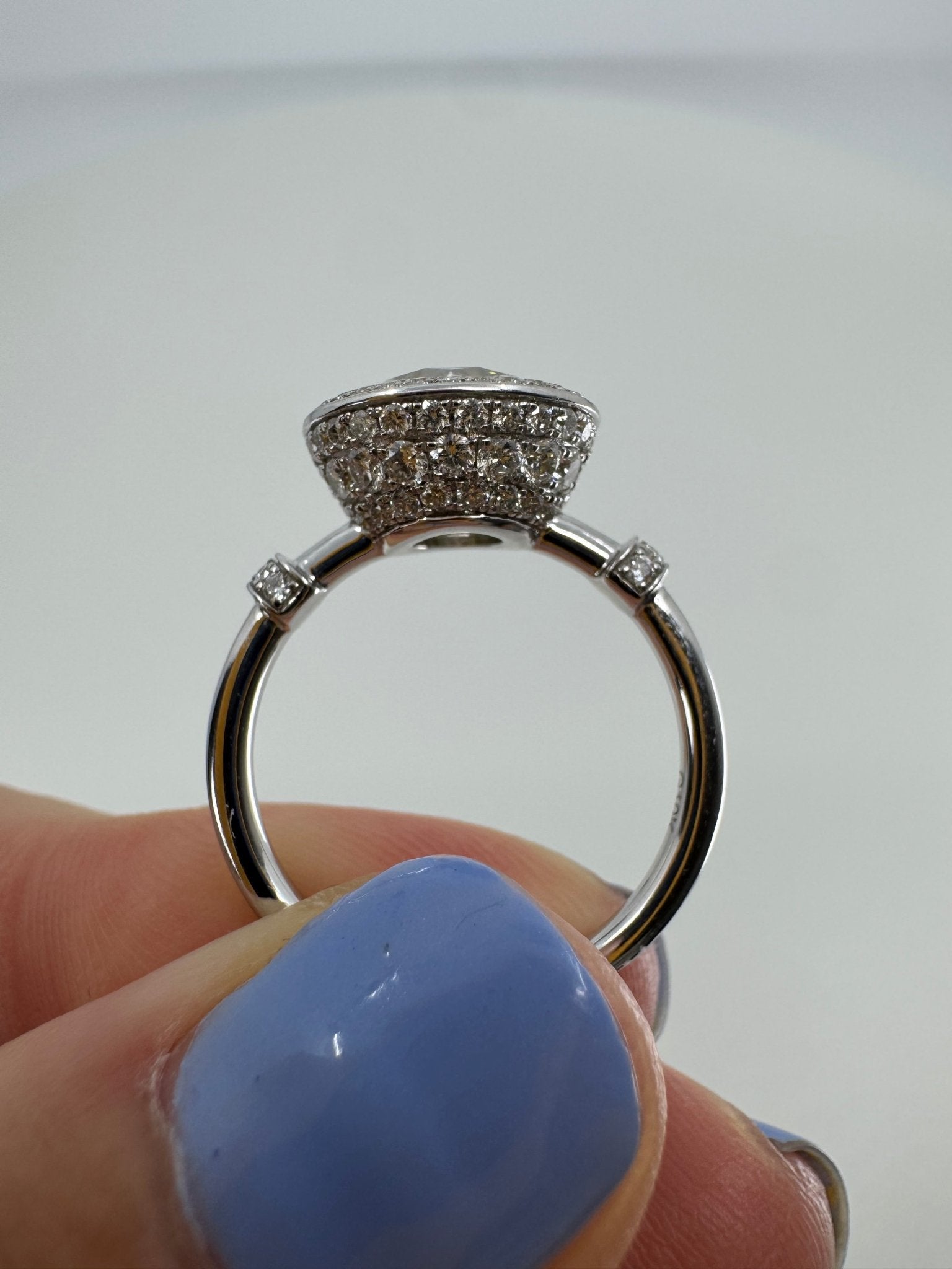 Round brilliant cut in 14k gold accented with over 100 stones - Jewelry by Cleo
