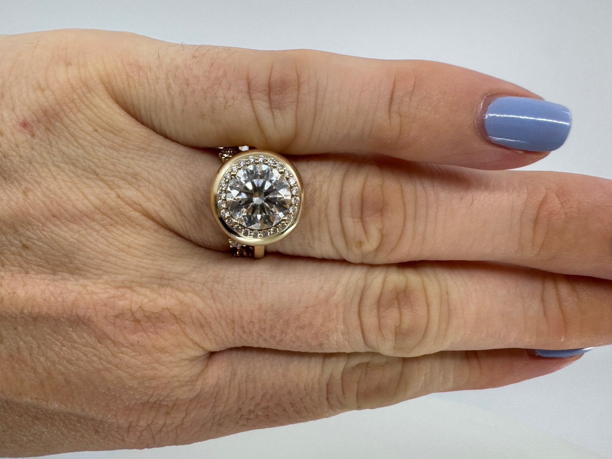 Round brilliant lab grown diamond halo ring in 14k gold bezel - Jewelry by Cleo