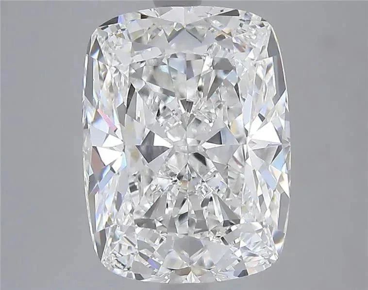 The Powerhouse Sparkler: Why the Radiant Cut is the Ultimate Hybrid - Jewelry by Cleo