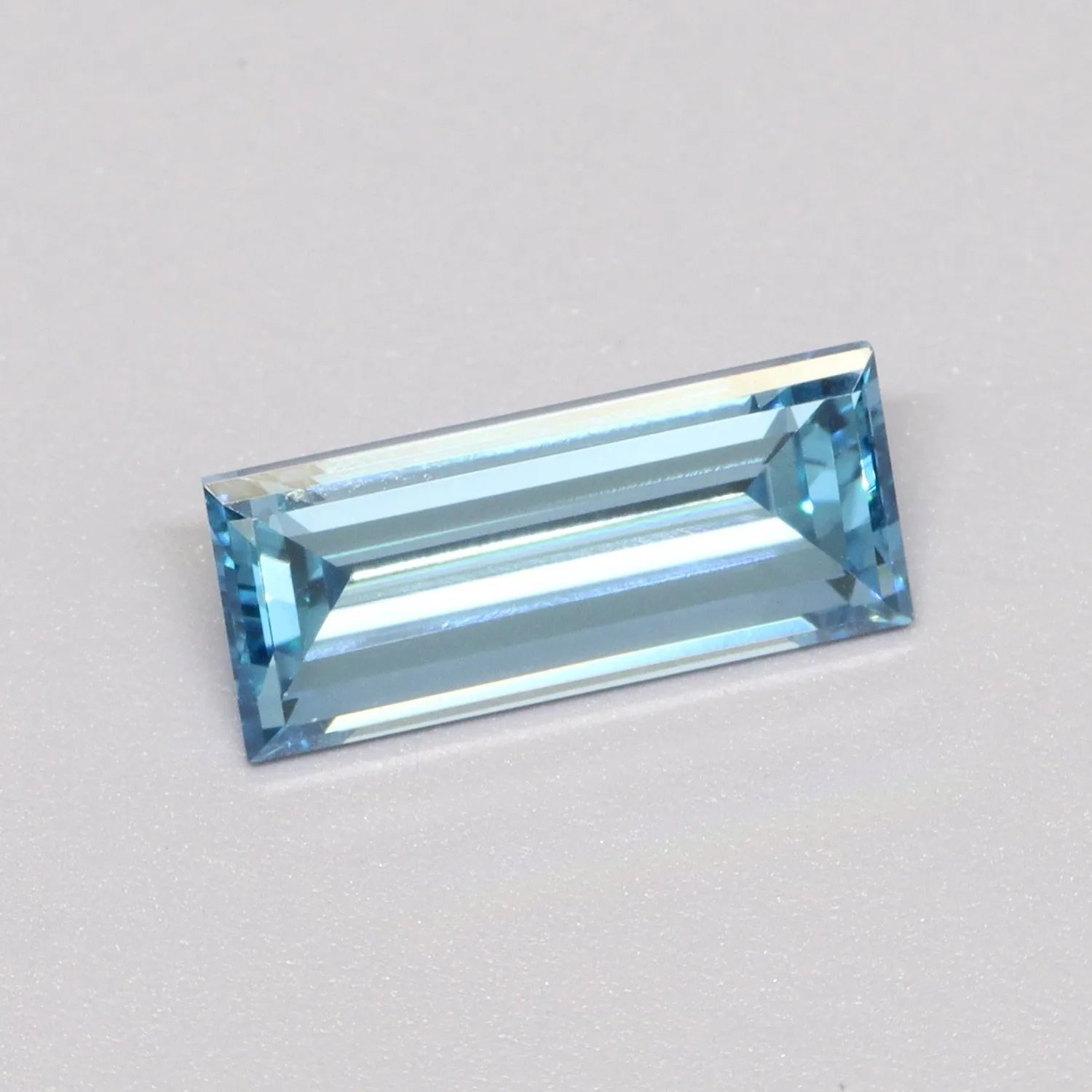 1.02ct Baguette Lab Grown Diamond (Colour Fancy Vivid Blue, Clarity VS1, IGI Certified)