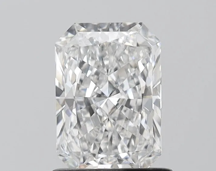 1.05ct Radiant Lab Grown Diamond (Colour D, Clarity VVS2, IGI Certified)