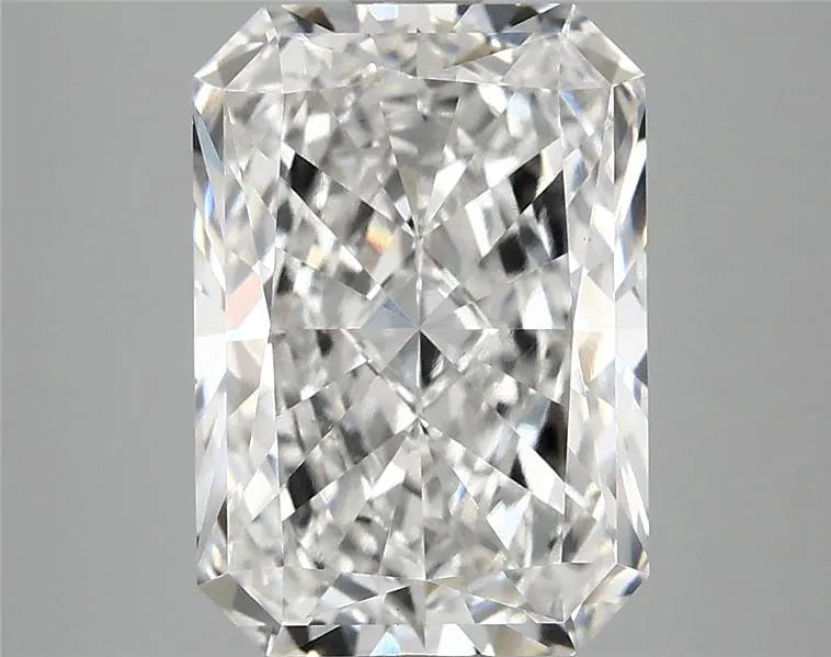 3.93ct Radiant Lab Grown Diamond (Colour E, Clarity VS1, IGI Certified)