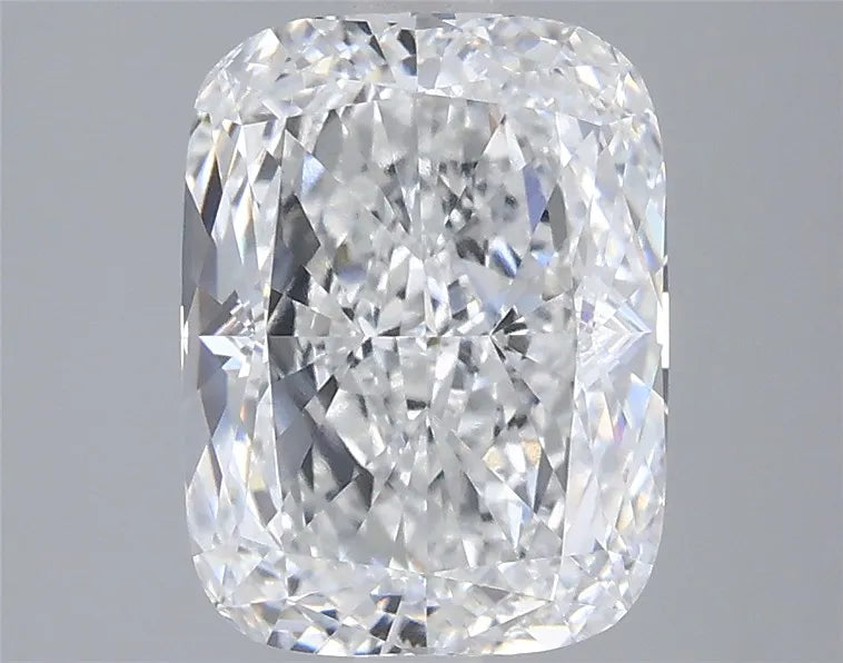 3.26ct Cushion modified Lab Grown Diamond (Colour E, Clarity VVS2, IGI Certified)