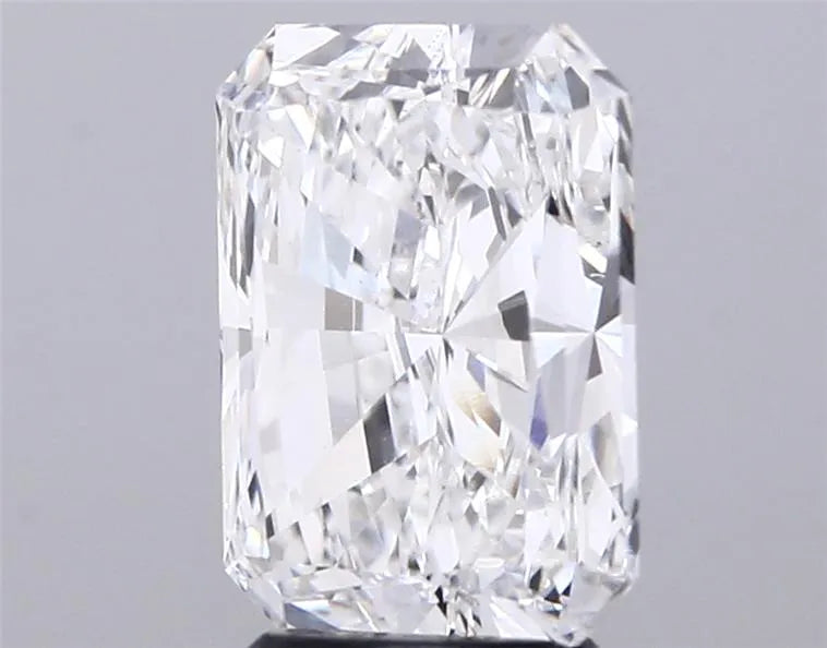 3.50ct Radiant Lab Grown Diamond (Colour E, Clarity VS1, IGI Certified)