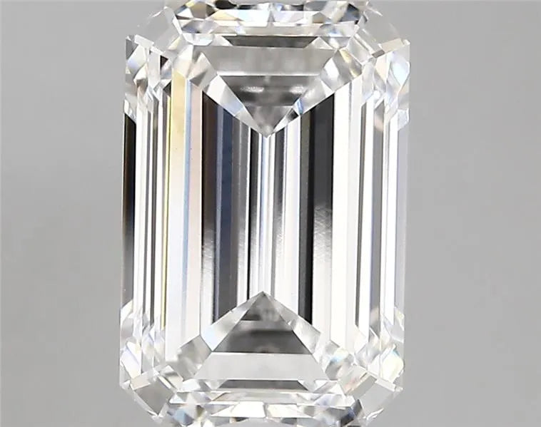 3.86ct Emerald Lab Grown Diamond (Colour D, Clarity VVS2, IGI Certified)