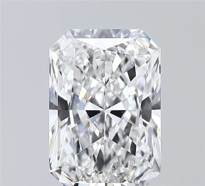 3.09ct Radiant Lab Grown Diamond (Colour E, Clarity VVS2, IGI Certified) - Jewelry by Cleo