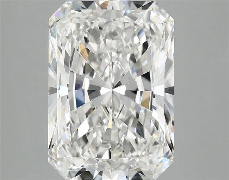 3.10ct Radiant Lab Grown Diamond (Colour F, Clarity VVS2, IGI Certified) - Jewelry by Cleo