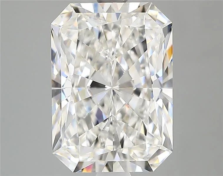 3.52ct Radiant Lab Grown Diamond (Colour E, Clarity VVS2, Cut EX, IGI Certified) - Jewelry by Cleo