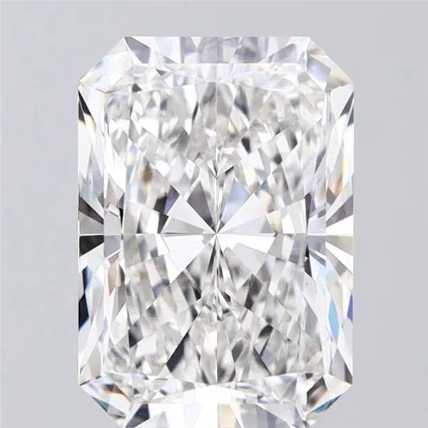 3.53ct Radiant Lab Grown Diamond (Colour E, Clarity VVS2, IGI Certified) - Jewelry by Cleo
