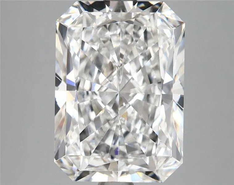 3.88ct Radiant Lab Grown Diamond (Colour E, Clarity VS1, IGI Certified) - Jewelry by Cleo
