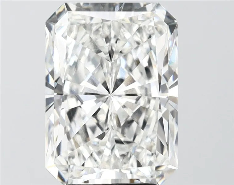 4.53ct Radiant Lab Grown Diamond (Colour F, Clarity VVS2, IGI Certified)