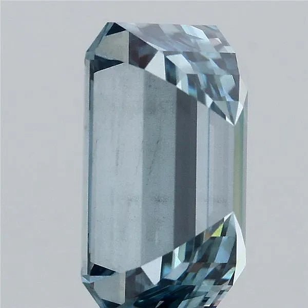 4.03ct Emerald Lab Grown Diamond (Colour Fancy Vivid Blue, Clarity VS2, IGI Certified) - Jewelry by Cleo