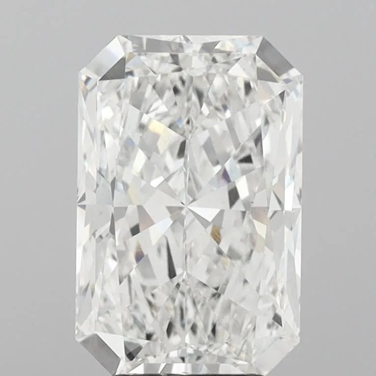 4.06ct Radiant Lab Grown Diamond (Colour E, Clarity VS1, IGI Certified) - Jewelry by Cleo