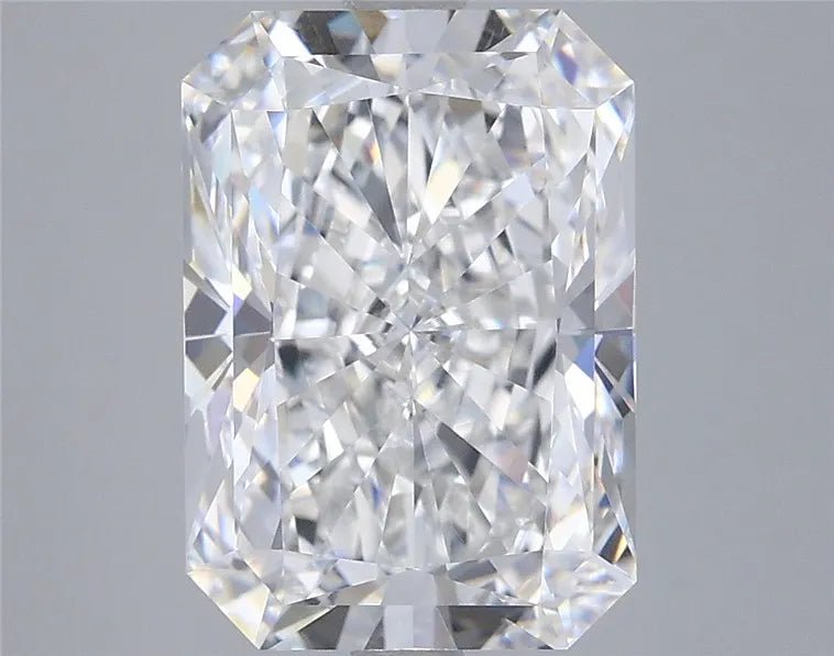 4.07ct Radiant Lab Grown Diamond (Colour D, Clarity VVS1, IGI Certified) - Jewelry by Cleo
