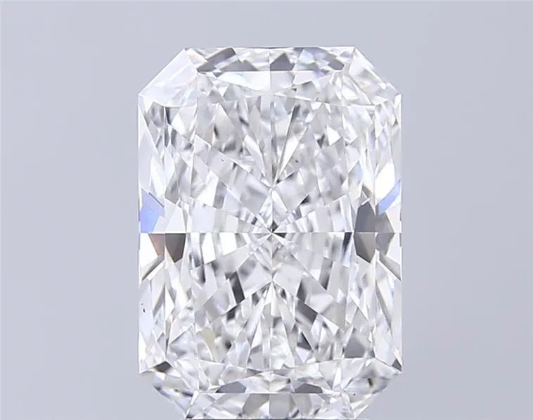 4.07ct Radiant Lab Grown Diamond (Colour F, Clarity VVS2, IGI Certified) - Jewelry by Cleo