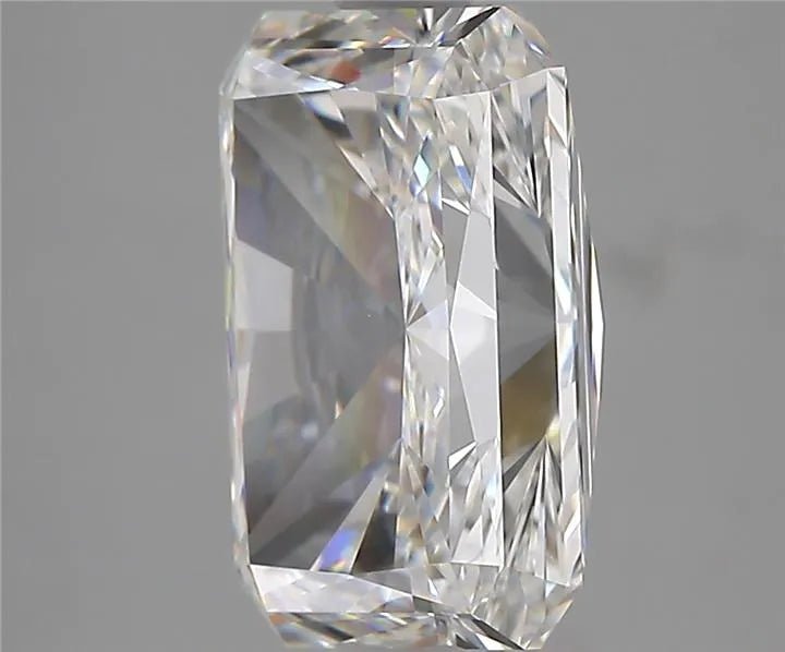 4.24ct Radiant Lab Grown Diamond (Colour E, Clarity VVS2, IGI Certified) - Jewelry by Cleo