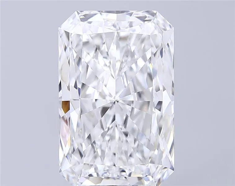 7.52ct Radiant Lab Grown Diamond (Colour E, Clarity VVS2, IGI Certified) - Jewelry by Cleo