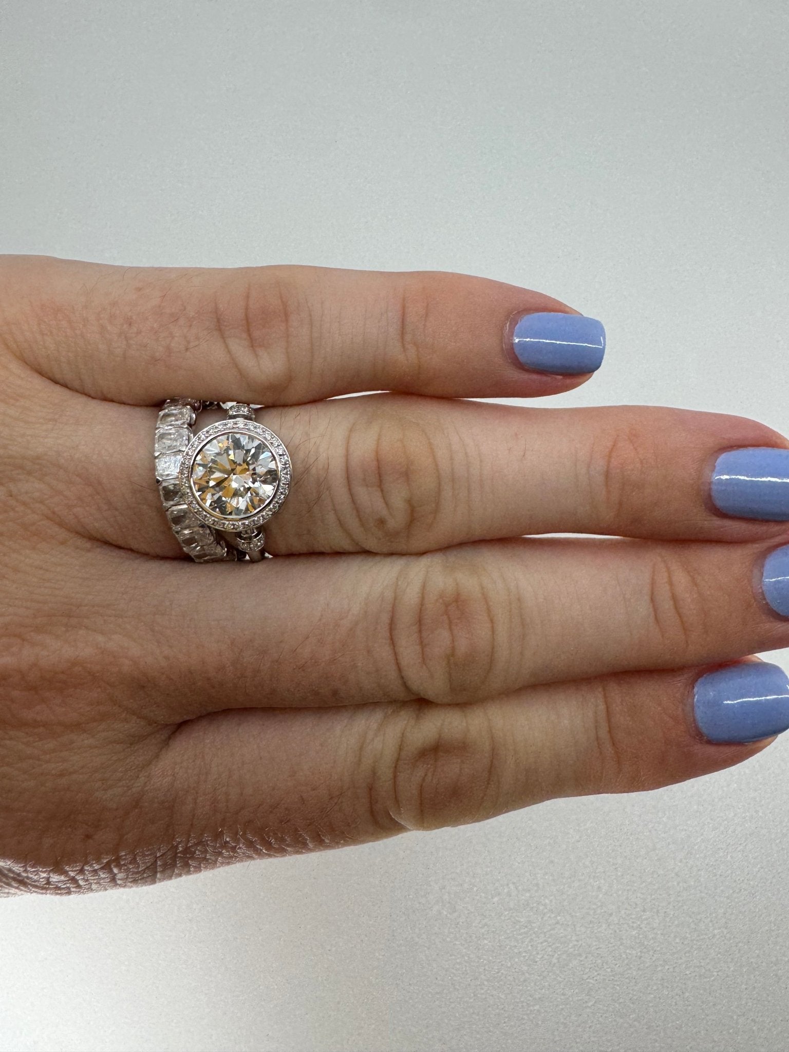 Round brilliant cut in 14k gold accented with over 100 stones - Jewelry by Cleo